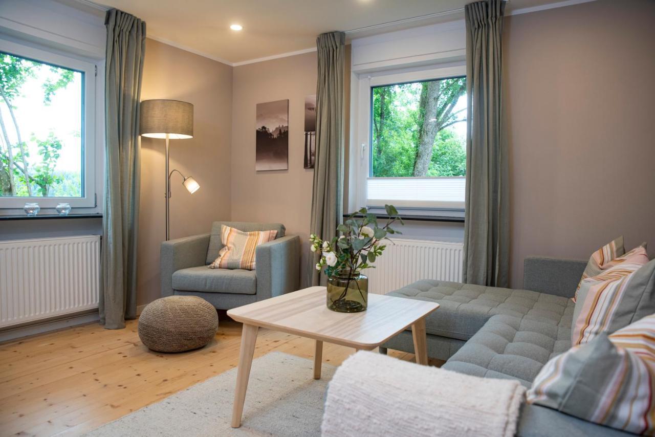 Moderne Wohnung Im Gruenen Mit Privatem Garten โดเนาเอชิงเงน ภายนอก รูปภาพ