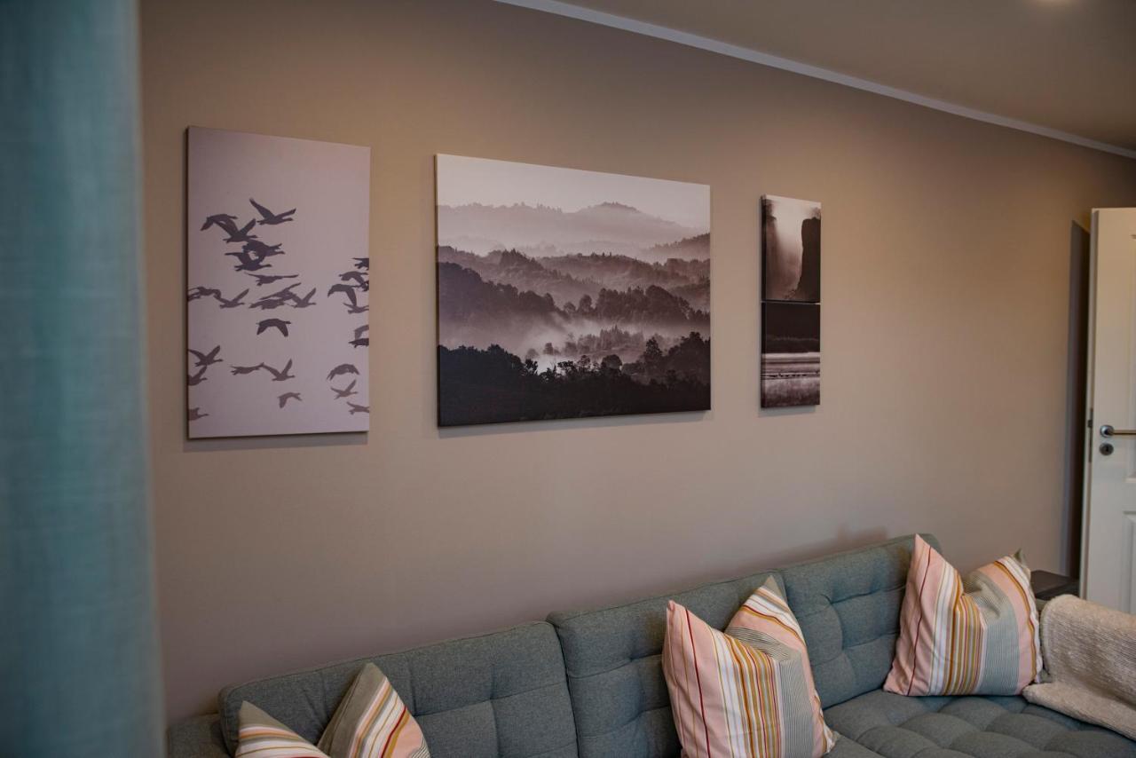 Moderne Wohnung Im Gruenen Mit Privatem Garten โดเนาเอชิงเงน ภายนอก รูปภาพ