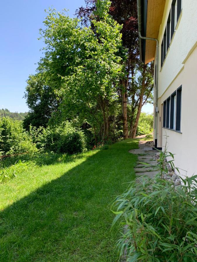 Moderne Wohnung Im Gruenen Mit Privatem Garten โดเนาเอชิงเงน ภายนอก รูปภาพ