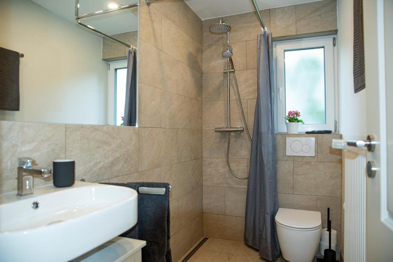 Moderne Wohnung Im Gruenen Mit Privatem Garten โดเนาเอชิงเงน ภายนอก รูปภาพ